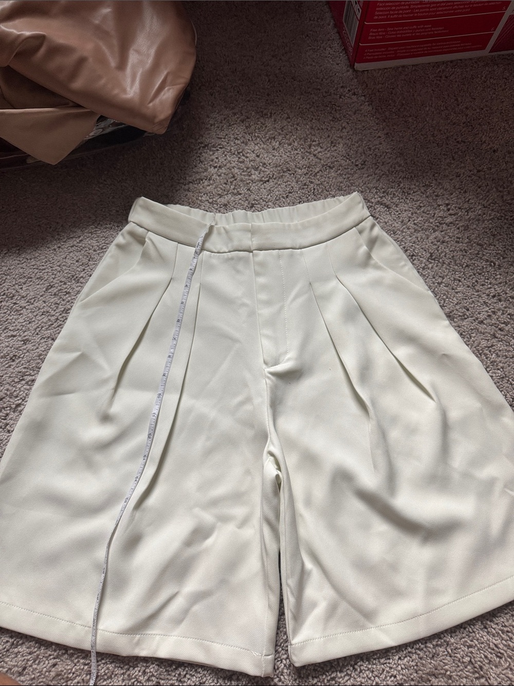 Missguided women’s Cream Pleated Chino Shorts